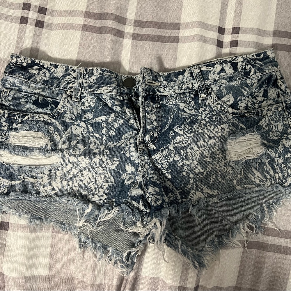Billabong Shorts Size9